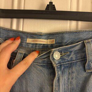 levi's low pro straight light wash jeans